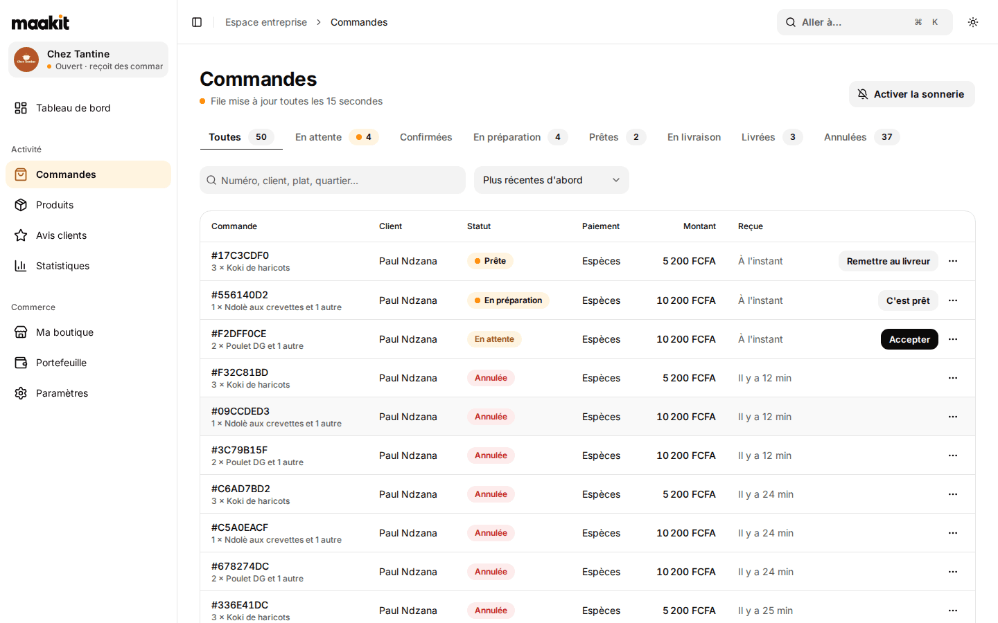 Tableau de bord commerçant sur app.maakit.net, écran Commandes : les commandes du jour avec client, statut, moyen de paiement et montant, et le bouton « Accepter » sur une commande en attente.